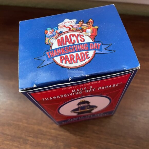 NIB - Limited Edition 2002 Harold the Cop Balloon Glass Ornament - Picture 5 of 5